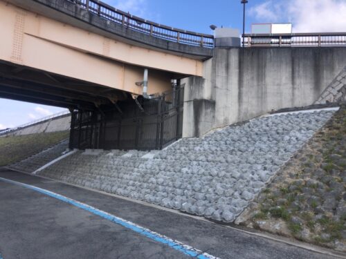 紀の川大堰管理橋右岸橋台耐震対策工事